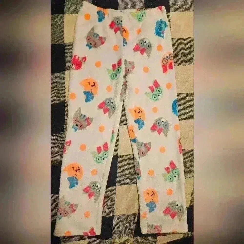 Unbranded Girls White With Cat Design Throughout Fuzzy Pajama Pants Size Large